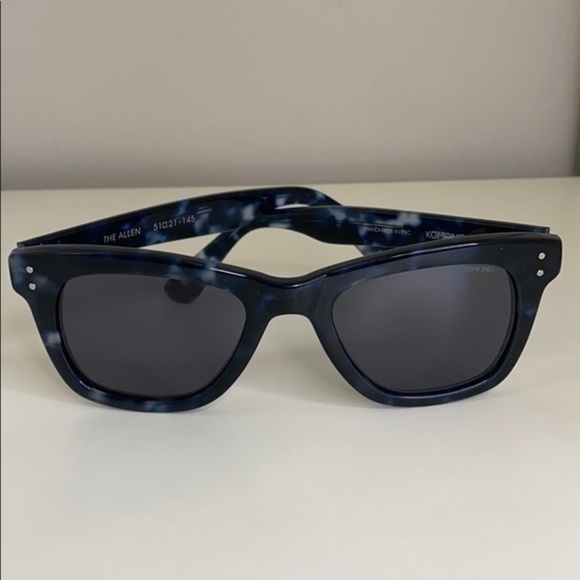 KOMONO Allen Indigo Demi New Sunglasses blue rectangular frame main image 6